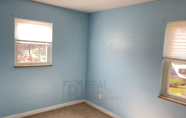 2 beds, 1 bath, $1,200