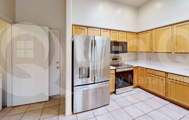 8142 N PEPPERSAUCE DR