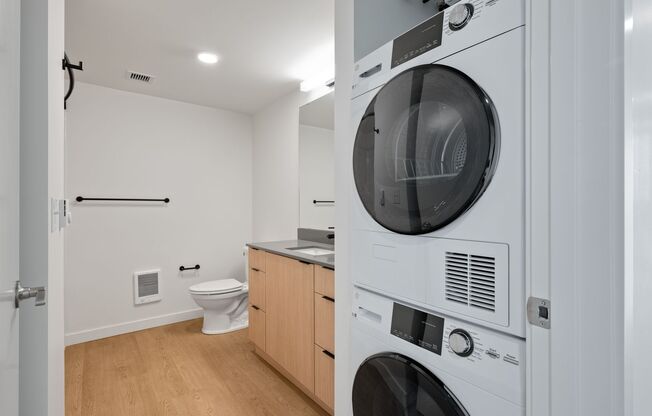 1 bed, 1 bath, 421 sqft, $1,795, Unit 501