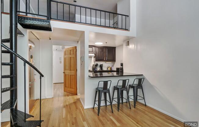 324 PEARL ST