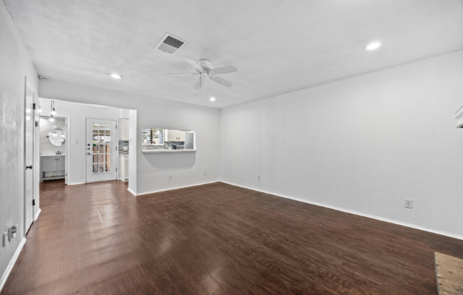 802 BANISTER LN