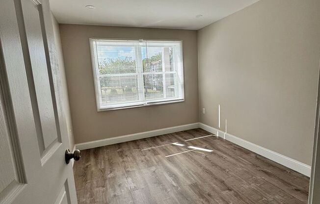 2 beds, 1 bath, 680 sqft, $2,525, Unit 23-23