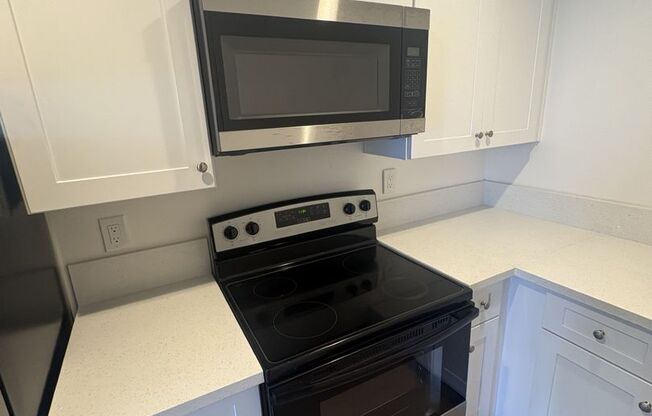 Studio, 1 bath, 310 sqft, $1,750, Unit B-310- 128