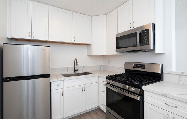 1 bed, 1 bath, $2,045, Unit 71