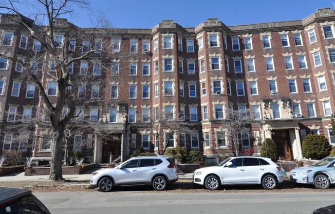 Studio, 1 bath, 328 sqft, $2,150, Unit 11