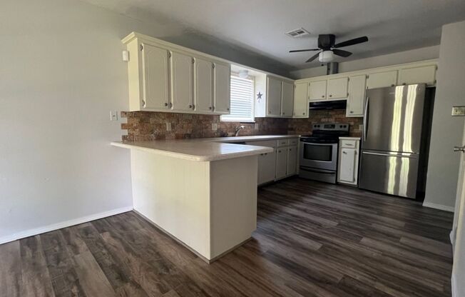 3 beds, 2 baths, $1,500