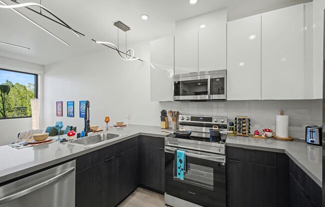 1 bed, 1 bath, 663 sqft, $1,705, Unit 505