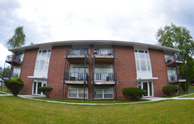 2409 LOUISE AVE