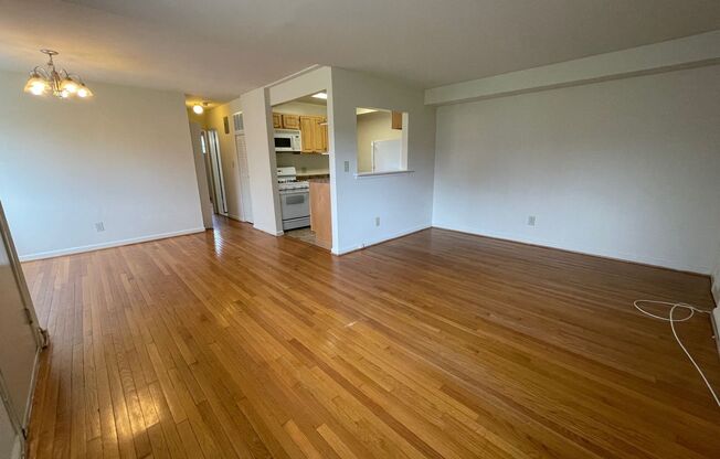2 beds, 1 bath, 800 sqft, $1,475, Unit 2715A-1A