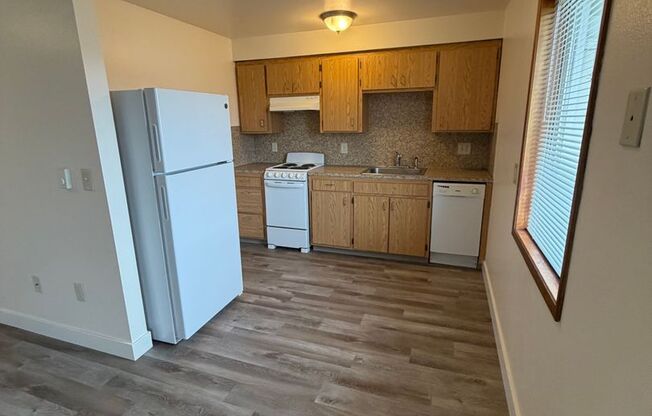 2 beds, 1 bath, 720 sqft, $1,350, Unit 359-6007