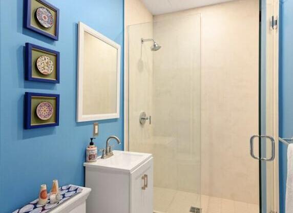1 bed, 2 baths, 975 sqft, $8,500, Unit 11NO