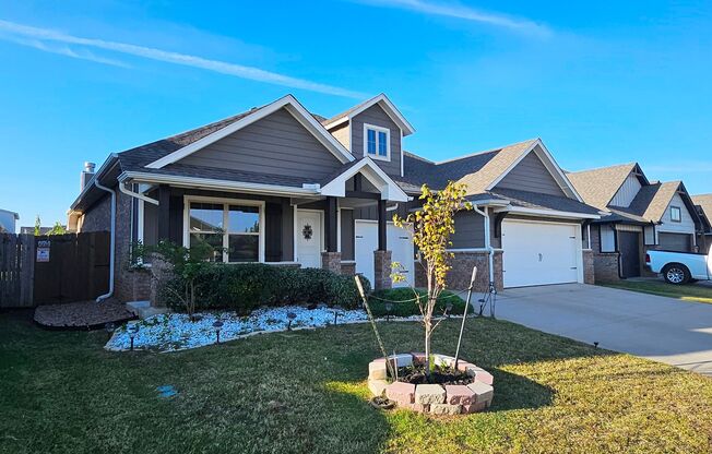 Gorgeous 4 Bed/2 Bath in Yukon