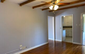 1 bed, 1 bath, 650 sqft, $915, Unit Unit 5