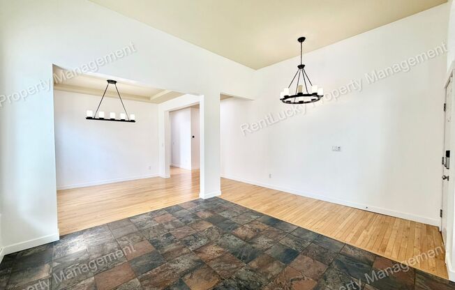 Fantastic 5 Bedroom in Bothell w/ Modern Kitchen and Bonus Area!