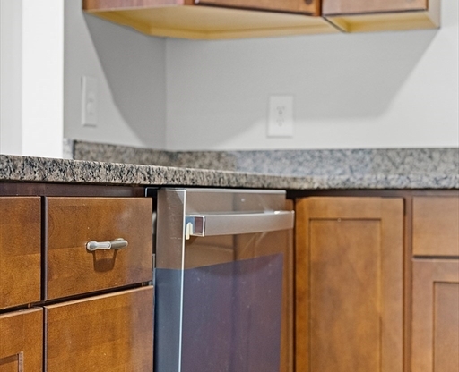 1 bed, 1 bath, 1,125 sqft, $3,000, Unit 205