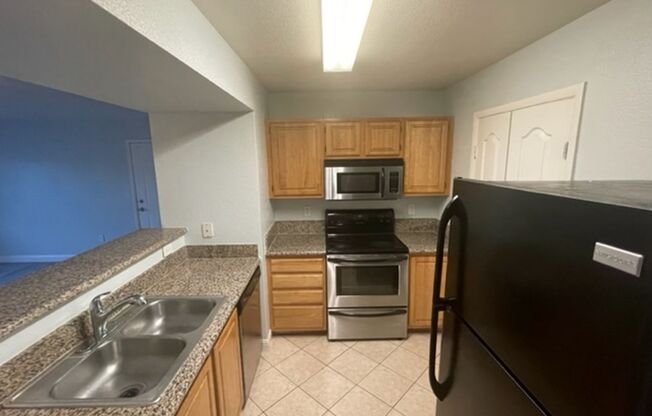2 beds, 2 baths, $1,350, Unit UNIT 1056
