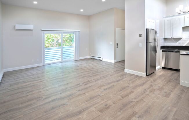 2 beds, 1 bath, 1,050 sqft, $2,800, Unit 74-6