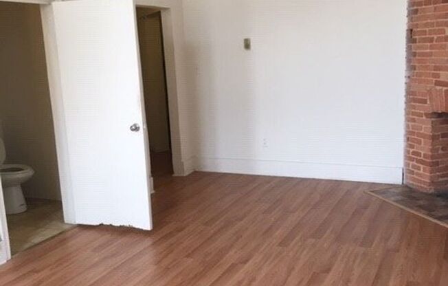 2 beds, 2 baths, 1,000 sqft, $1,699, Unit 50-2