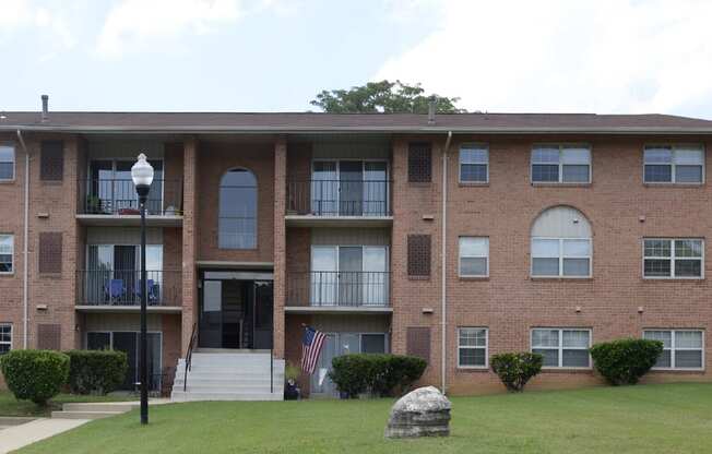 Seminary Roundtop Apartments front exterior