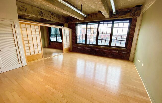 Stunning Industrial-Contemporary One Bedroom Condo- Parking included!