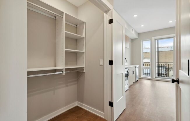 Studio, 1 bath, $1,195, Unit Unit 210