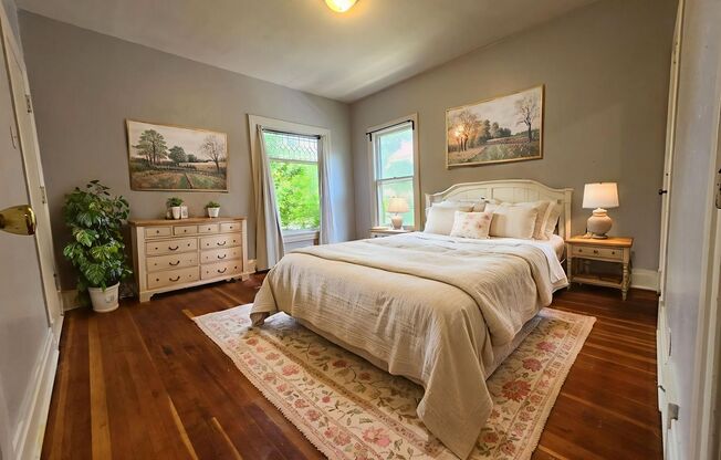 Victorian Home Downtown – Available NOW, 6 Month Leases Available! MOVE-IN SPECIAL