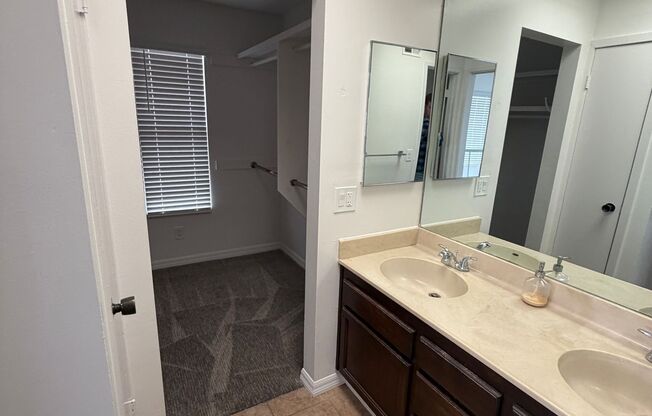 Gorgeous 3 bedroom house with amazing views and huge garden