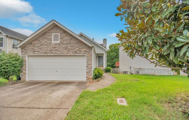 Highly sought after Chesney Glen division. 3 bedroom 2.5 Bath home in hermitage.
