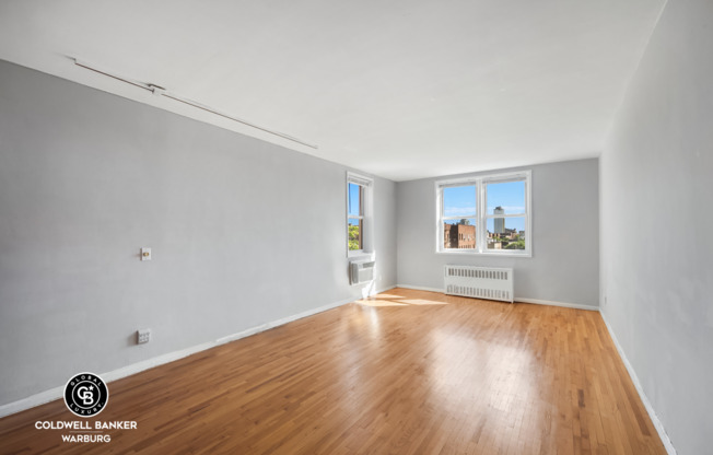 2155 82 ST