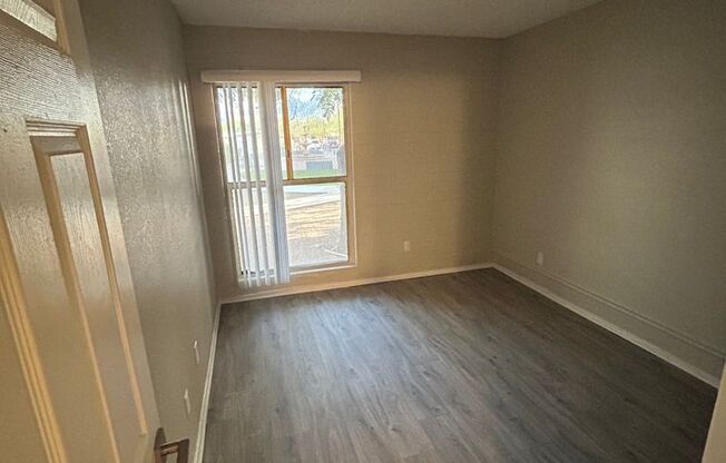 2 beds, 1 bath, 1,000 sqft, $1,195, Unit 301