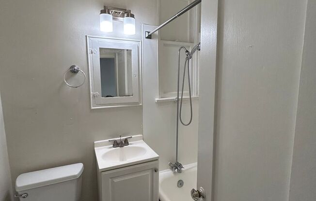 Studio, 1 bath, 380 sqft, $1,595, Unit 302
