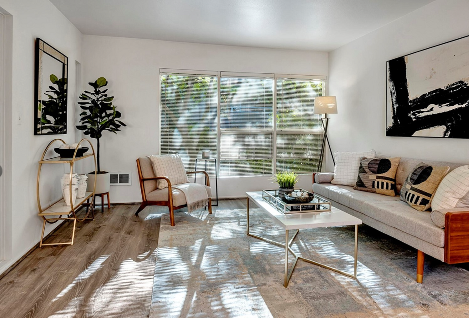 Downtown Bellevue 2 Bedroom 1.5 Bath 2-story