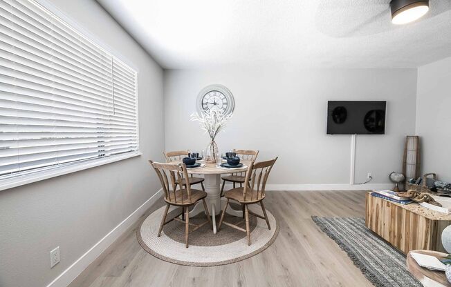 AMERICANA Property Mgmt - Fully furnished 1 story 4b house w pool in South Downtown.