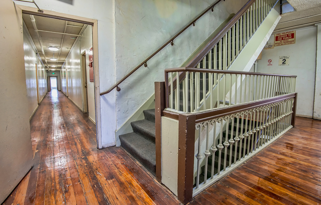 Studio, 1 bath, 450 sqft, $1,399, Unit 304