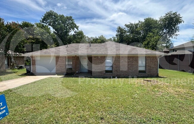 4904 BROOKHOLLOW DR