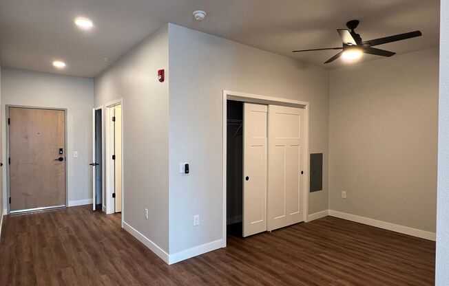 Studio, 1 bath, 634 sqft, $1,550, Unit WR 305-423