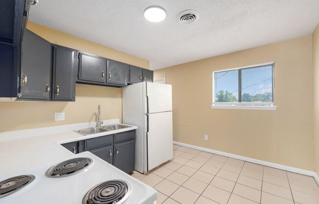 Beautiful 2BR/1BA Duplex in Independence!