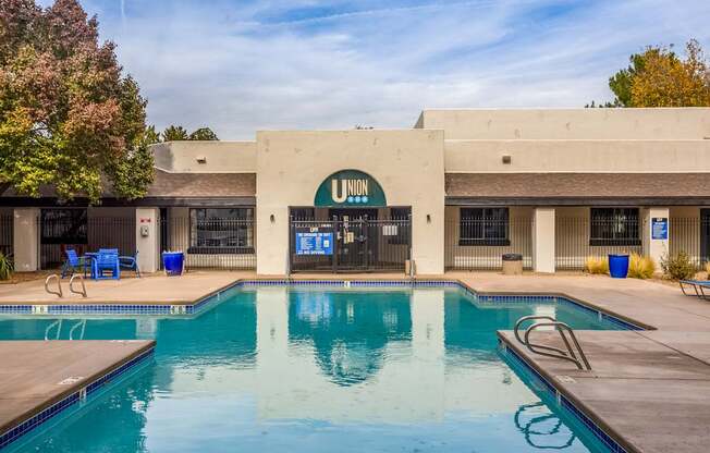 FEEL RIGHT AT HOME IN ALBUQUERQUE!