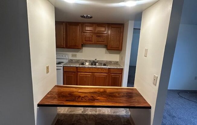 201 Whitestown Village