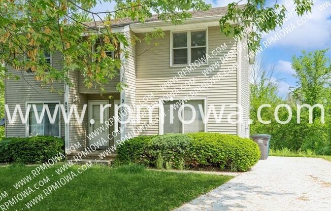 906 E HACKLEY