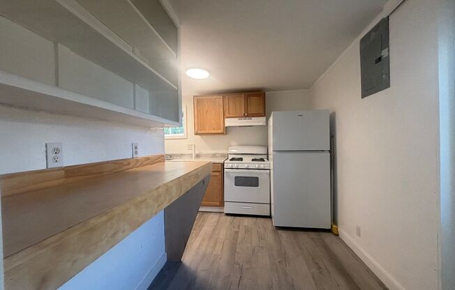 Radford, 1BR / 1BA, Available December 8th