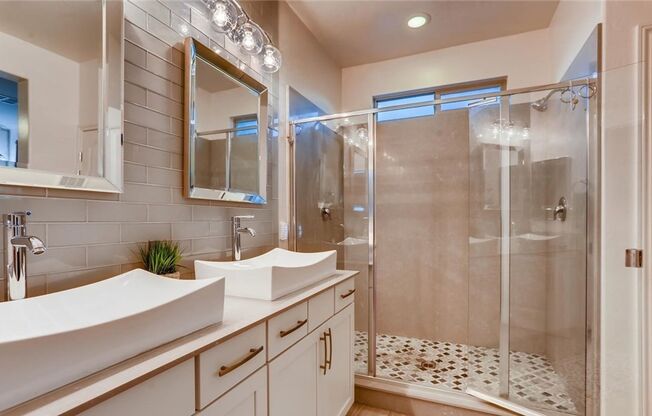 Roof Top Deck - View of Las Vegas Strip - 2 Story - 4 Bedroom with above ground Spa