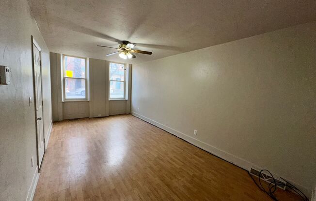 1 bed, 1 bath, $725, Unit APT #1