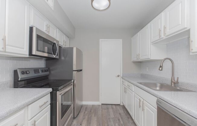 1 bed, 1 bath, 750 sqft, $915, Unit 1914