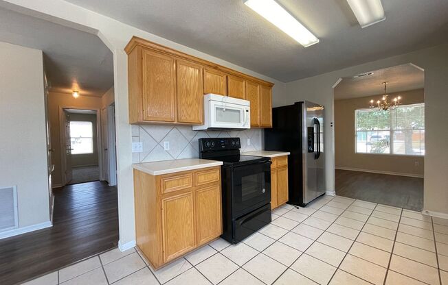 4 beds, 2 baths, $1,695