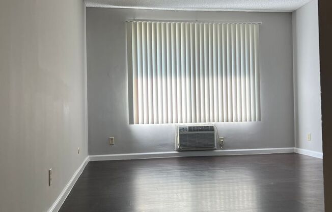 1 bed, 1 bath, 541 sqft, $1,645, Unit 1948-301