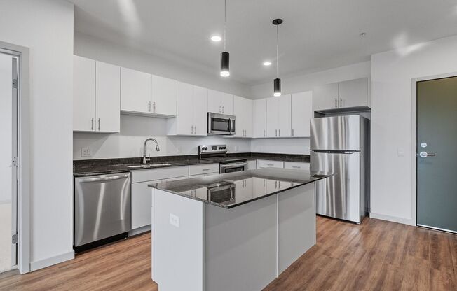 2 beds, 2 baths, 1,087 sqft, $2,095, Unit 430