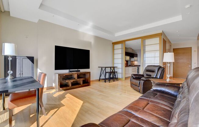 1 bed, 1.5 baths, $7,295