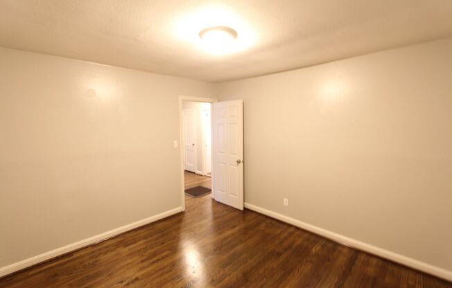 Large and Cute 4BR 2BA Eastlake Home in Most Convenient Location