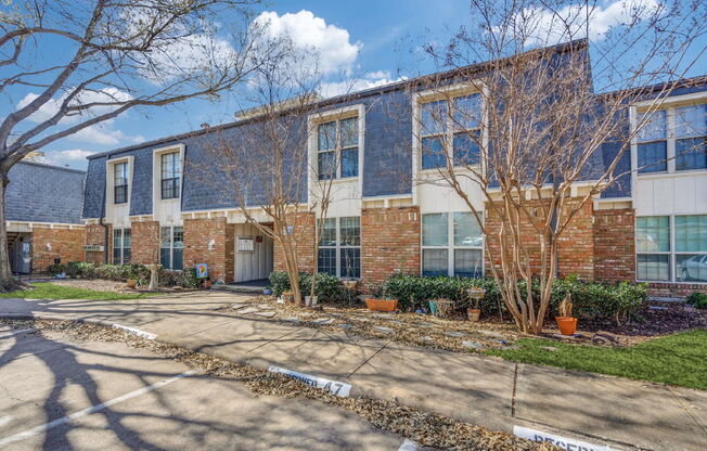 529 W LOOKOUT DR